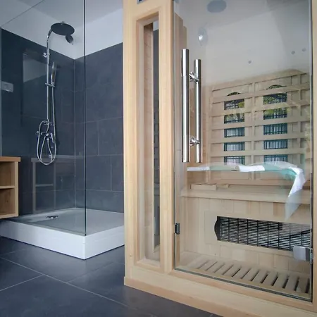 With Private Saunas & Wellness Gobi Apartmán *