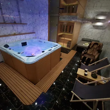 With Private Saunas & Wellness Gobi *